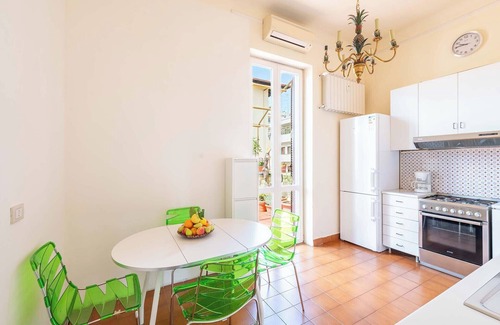 Quartiere Coppede Apartamento | Elegant 2-Bed, Terraces Charming Coppedè District