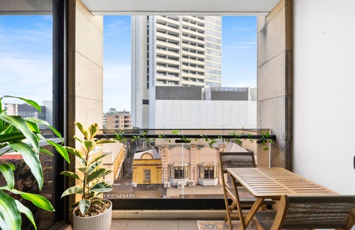 Parramatta Apartamento | Elegant 2-Bed with Pool, Gym & Sauna
