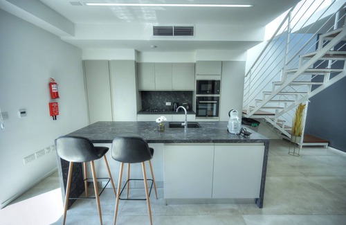Tal-Ibrag Apartamento | Elegant 2 bedrooms, large sun terrace, pool GCAT1-1