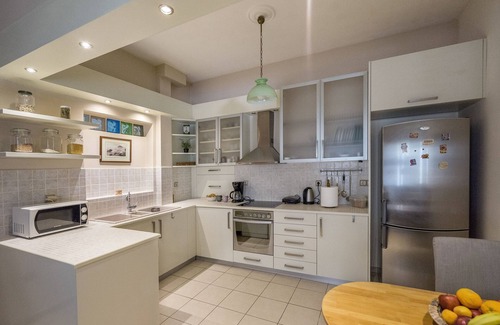 Agia Paraskevi Apartamento | Elegante apartamento 2BR cerca del metro