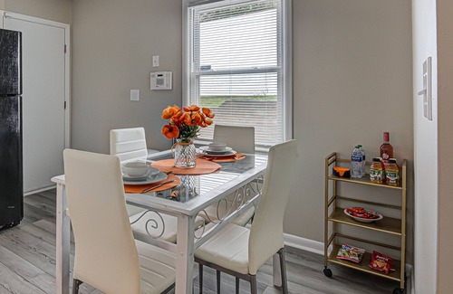 Winston - Salem Condominio | Elegant 2Bed1B Condo in quiet neighborhood near WFU, UNSA, Hospitals.
