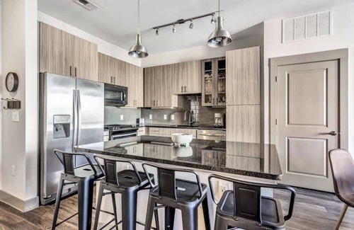 Collin County Apartamento | Elegant 2BR/2BA Retreat: Amenities Included