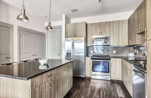 Collin County Apartamento | Elegant 2BR/2BA Retreat: Amenities Included