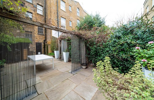 Kennington Apartamento | Elegant 2BR 2BA with Patio in Kennington