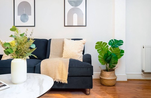 Kennington Apartamento | Elegant 2BR 2BA with Patio in Kennington