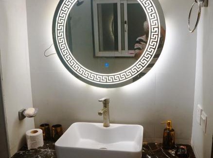 Lahore Apartamento | Elegant 2BR Apartment AC, Lift, Parking & Convenient Location