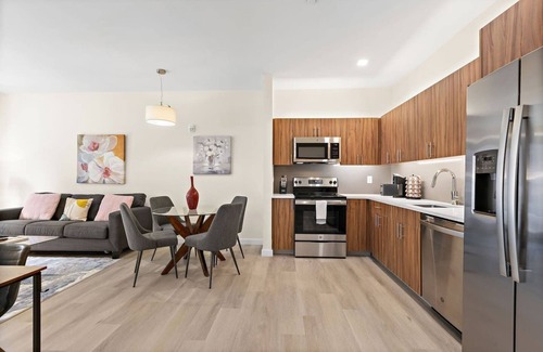 Newark Apartamento | Elegant ! 2BR Free Parking ! 30 min to NYC !