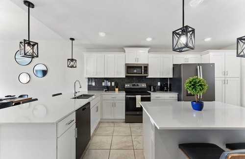 Kissimmee Apartamento | Elegant 2BR in Storey Lake, Top Location