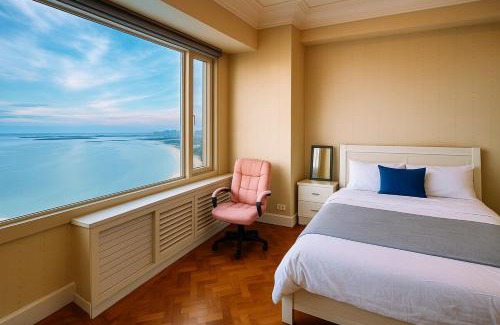 Ermita Apartamento | Elegant 2BR Manila Bay Sunset near US Embassy