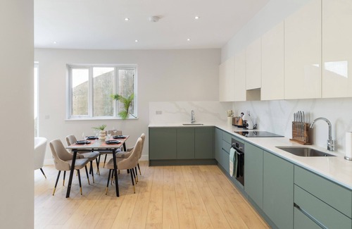 Golders Green Apartamento | Elegant 2BR | Sleeps 6 | Hotel-Style Comfort