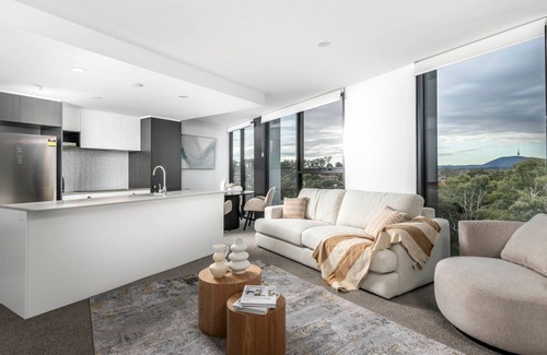 Phillip Apartamento | Elegant 2BR Stay with Gym, Cinema & Pool in ACT