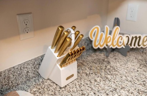 Waxhaw Apartamento | Elegant 2BR Suite in Downtown Waxhaw w. Pool