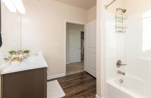 Waxhaw Apartamento | Elegant 2BR Suite in Downtown Waxhaw w. Pool