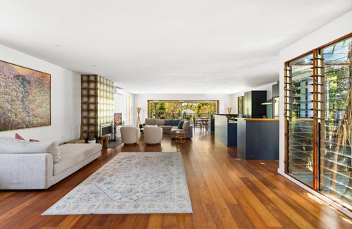 North Balgowlah Casa | Elegant 3-Bed Home with Games Room & Balcony