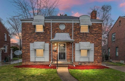 Detroit Casa | Elegant 3 bed house with 3.5 baths – minutes from Detroit downtown