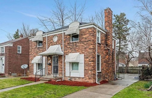 Detroit Casa | Elegant 3 bed house with 3.5 baths – minutes from Detroit downtown
