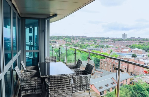 Nottingham City Centre Apartamento | Elegant 3-bedroom Penthouse in Central Nottingham