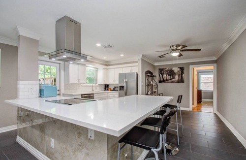 Garden Oaks Casa | Elegant 3BR 2BA - 10 min~Downtown & Galleria Houston