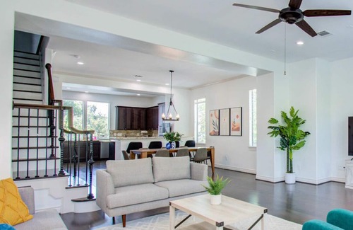 Washington Ave./ Memorial Park Casa | Elegant 3BR 3.5Bath Home with Private Pool