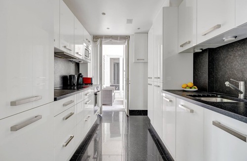 Chaillot Apartamento | Elegant 3BR Arc de Triomphe