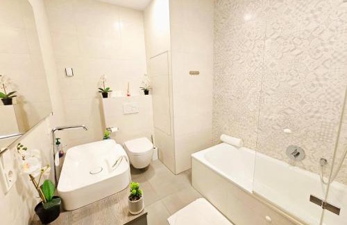 Hamm Apartamento | Elegant 3BR Retreat with terraces&parking