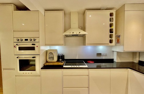 Acton Apartamento | Elegant 4 bedroom 4 bathroom house in Acton, West London - Elizabeth Line near