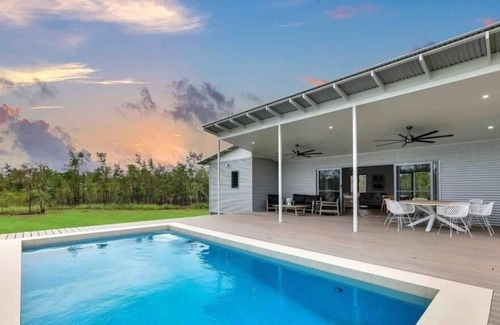 Humpty Doo Casa | Elegant 4 Bedroom Humpty Doo Getaway- Sleeps 12