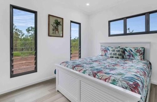 Humpty Doo Casa | Elegant 4 Bedroom Humpty Doo Getaway- Sleeps 12