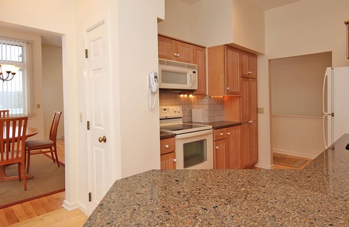 Lenox Dale Condominio | Elegante condominio de 4 dormitorios en Lenox, MA, completamente nuevo, a 3 minutos de Tanglewood