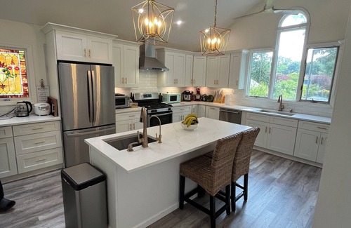 Maywood Casa | Elegant 4-Story Home Near NYC, Malls & Universities — Family Friendly