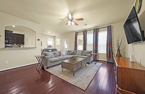 Conroe Casa | Elegant 5 bedrooms vacation home