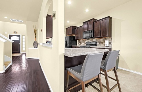 Conroe Casa | Elegant 5 bedrooms vacation home