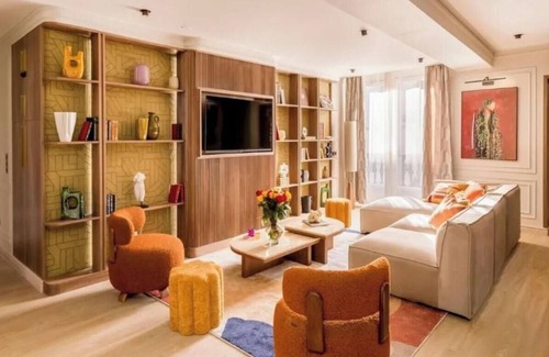 Marais Apartamento | Elegant 6-Bedroom Apartment on Rue des Archives with A/C