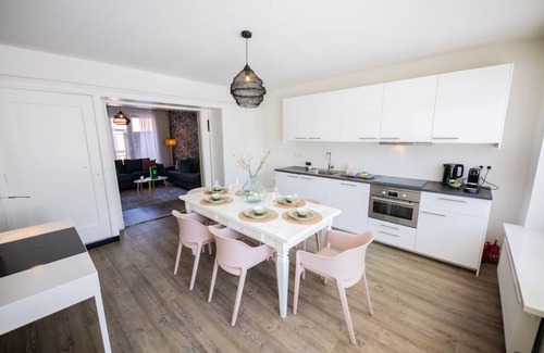 Binnenstad Apartamento | Elegant 75m² Two-Bedroom Apartment (SD-23-G)