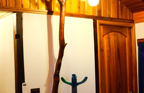 Puerto Quito Cabina | Inefable - A place into the woods where you can find a place for reflection.