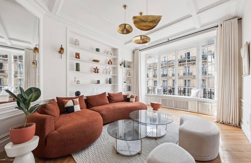 Saint-Vincent-de-Paul Apartamento | Elegant and Charming Parisian 3bd/2ba apartment