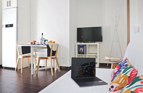 Marina Centro Apartamento | Elegante y confortable apartamento en la planta baja a 300 metros del mar en Rímini con plaza de aparcamiento privada