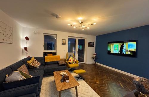 Ongar Casa | Elegant and Cozy room in quiet estate