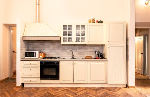 Santissima Annunziata Apartamento | Elegant and historic 3-Bedroom in city center