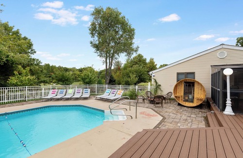 Monroe Casa | Elegant and spacious home with sauna and heated pool