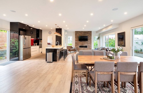 Epsom Casa | Elegant and Stylish Retreat in Epsom