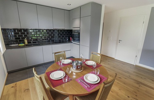 Villars-sur-Glane Apartamento | Elegant apartment with private terrace