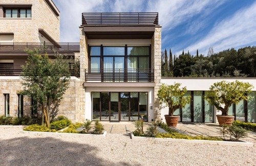 Perugia Apartamento | Umbrian Retreat: Elegant Apartment with Pool