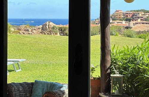 Porto Cervo Apartamento | Elegant apartment with swimming pool and beautiful view of the harbor.