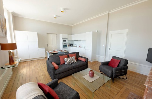 Angouleme Apartamento | Elegant apartment with panoramic view of Angoulême
