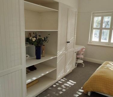 Ormond Villa | Elegant Art Deco Gem Cosy 3BR Retreat