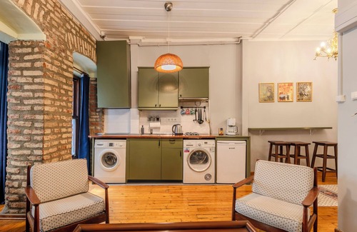 Galata Apartamento | Elegant & Artsy 1BR Galata’s Hidden Gem/AC/Walk everywhere