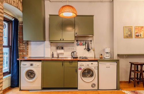 Galata Apartamento | Elegant & Artsy 1BR Galata’s Hidden Gem/AC/Walk everywhere