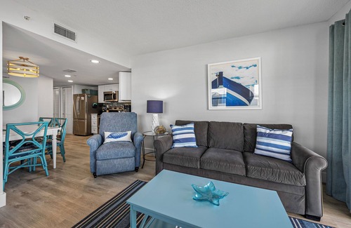 Belle Vista Condominio | Elegant Beachfront | Walk Everywhere