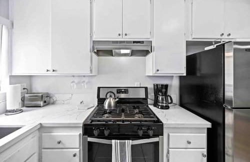 Belmont Shore Apartamento | Elegant Beachside 2 Bed 2 Bath